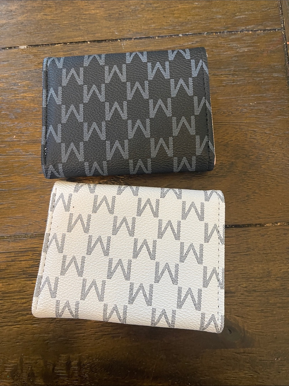 2 wallets Monogram Wallets with Gold M Logo - Black and White - Picture 3 of 5